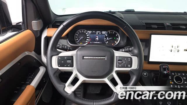 Land Rover Defender 2023 — Photo 15/20