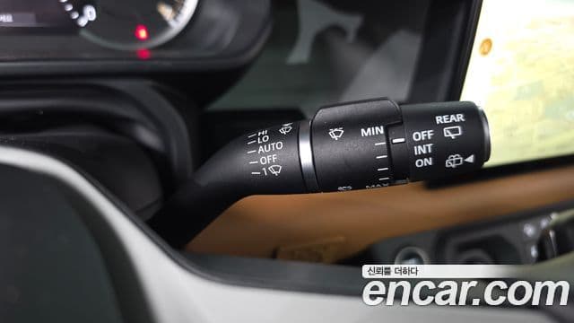 Land Rover Defender 2023 — Photo 8/20