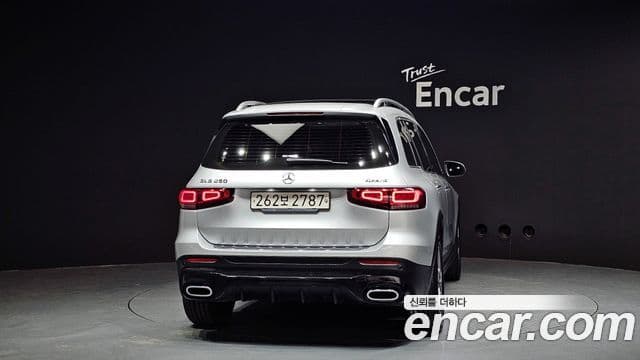 Mercedes-Benz GLB-Class 2020 — Şəkil 4/20