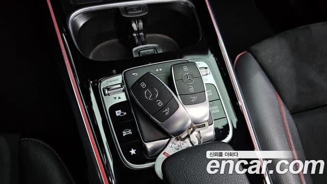 Mercedes-Benz GLB-Class 2020 — Şəkil 17/20