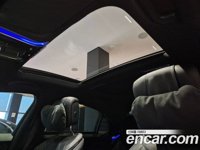 Mercedes-Benz S-Class 2025 — ფოტო 17/20