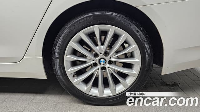 BMW 5 Series 2020 — Şəkil 19/20