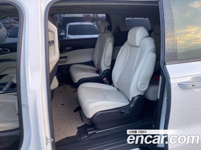 Kia Carnival 2020 — Şəkil 13/20