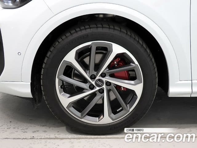 Audi Q5 2025 — Photo 12/20