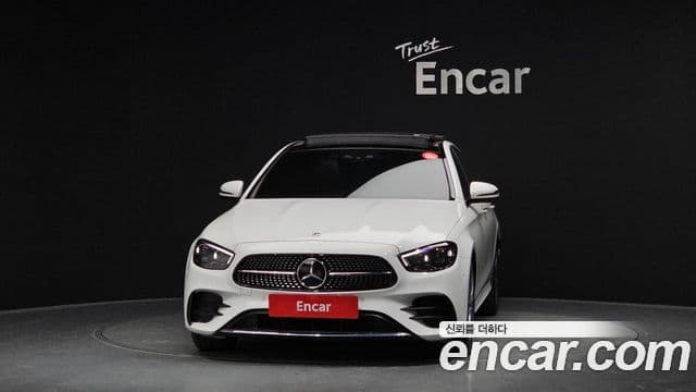Mercedes-Benz E-Class 2022 — ფოტო 2/20