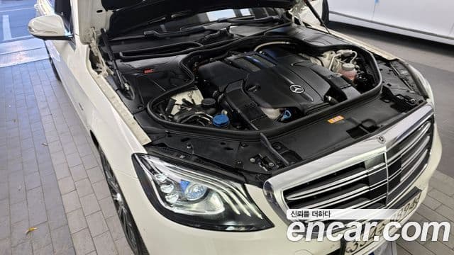 Mercedes-Benz S-Class 2020 — ფოტო 13/20