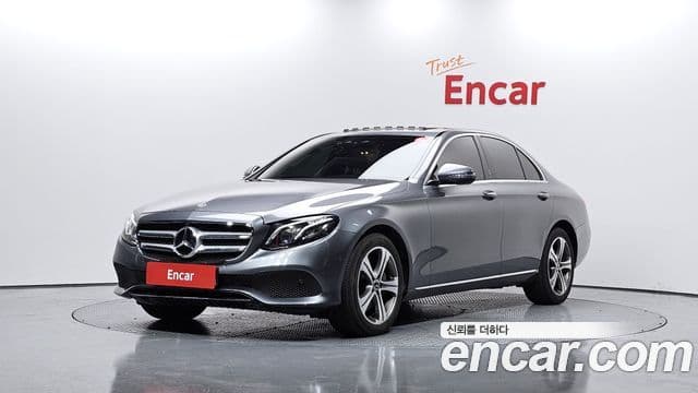 Mercedes-Benz E-Class 2018 — Фото 1/20