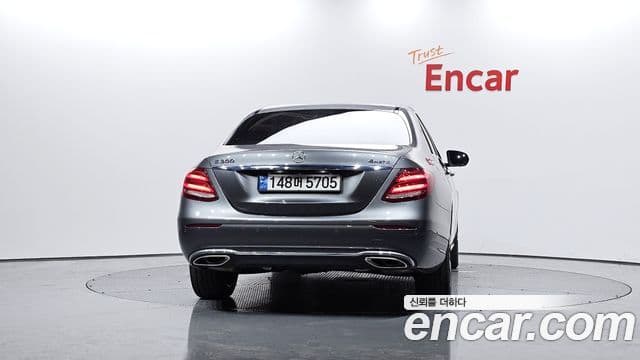 Mercedes-Benz E-Class 2018 — Фото 4/20
