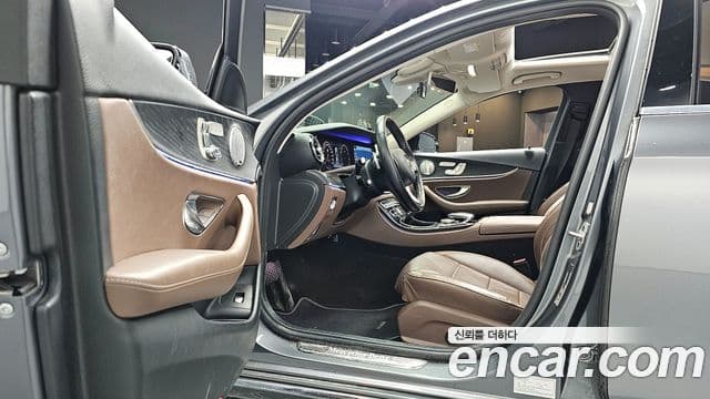 Mercedes-Benz E-Class 2018 — Фото 10/20