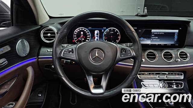 Mercedes-Benz E-Class 2018 — Фото 13/20