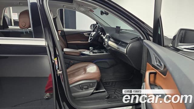 Audi Q7 2019 — Şəkil 9/20
