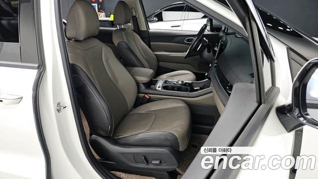 Kia Carnival 2024 — ფოტო 10/20