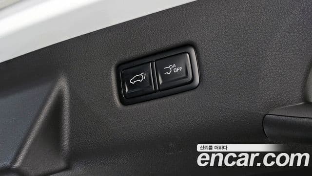 Kia Carnival 2024 — ფოტო 17/20