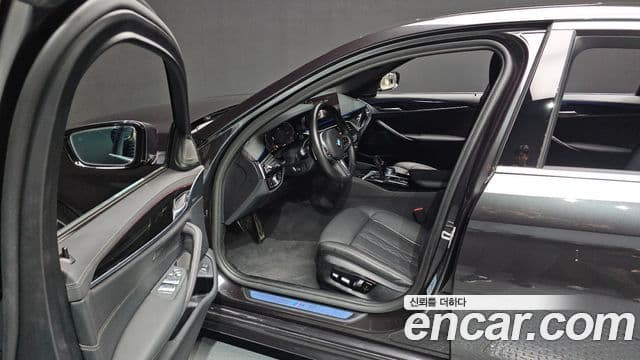 BMW 5 Series 2021 — Şəkil 10/20