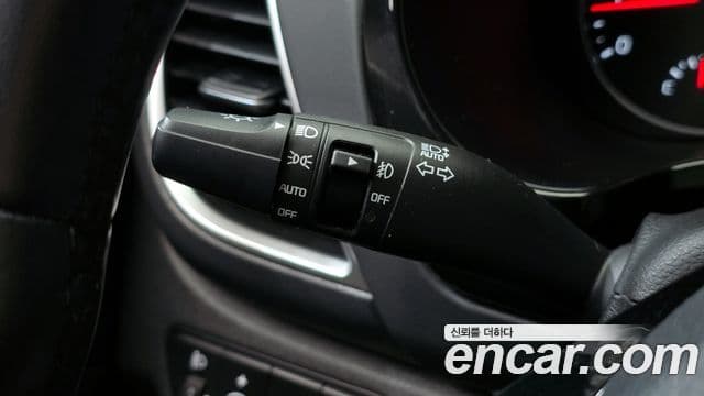 Kia Seltos 2021 — Şəkil 17/20
