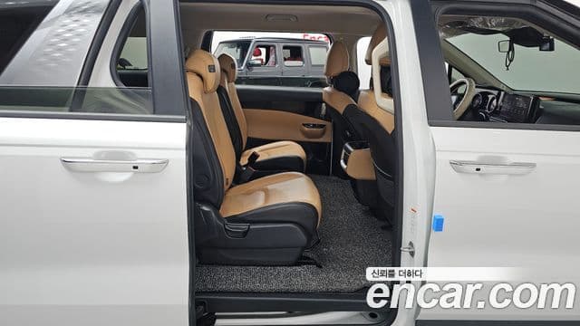 Kia Carnival 2023 — Фото 12/20
