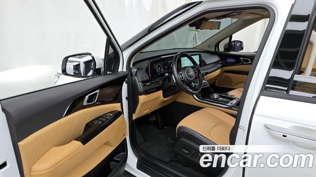 Kia Carnival 2022 — Photo 18/20