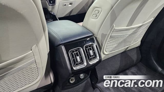 Kia Sorento 2022 — Şəkil 19/20