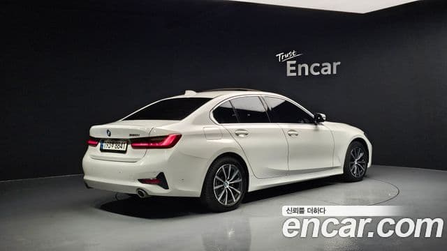 BMW 3 Series 2021 — ფოტო 2/20