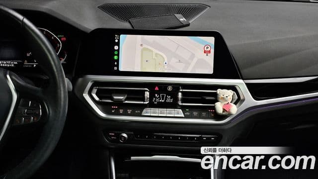 BMW 3 Series 2021 — ფოტო 16/20