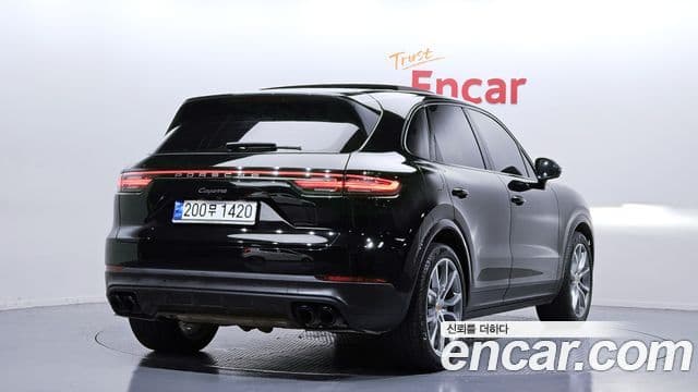 Porsche Cayenne 2023 — Фото 1/20