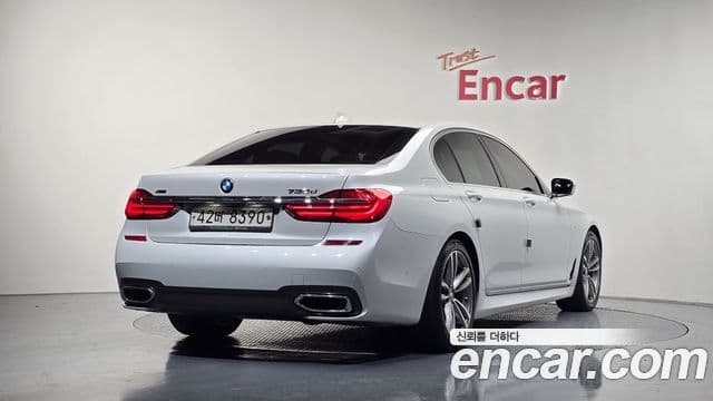 BMW 7 Series 2019 — Photo 2/20