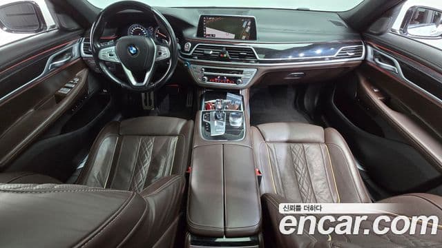 BMW 7 Series 2019 — Photo 14/20