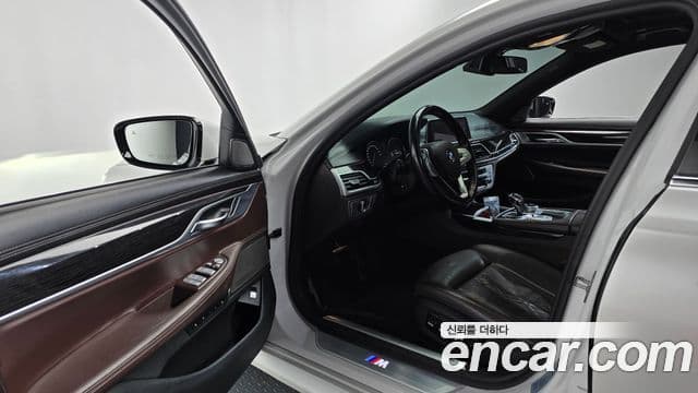 BMW 7 Series 2019 — Photo 17/20