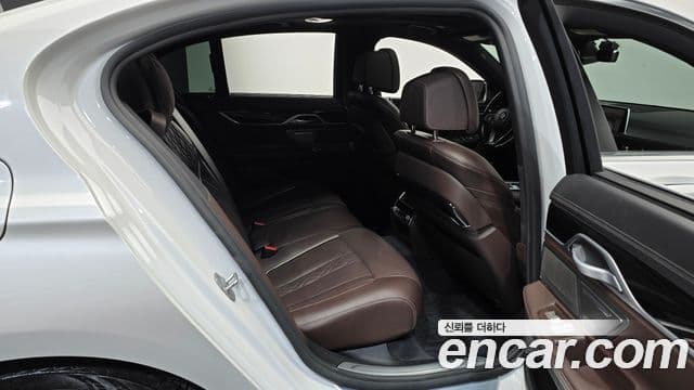 BMW 7 Series 2019 — Photo 15/20