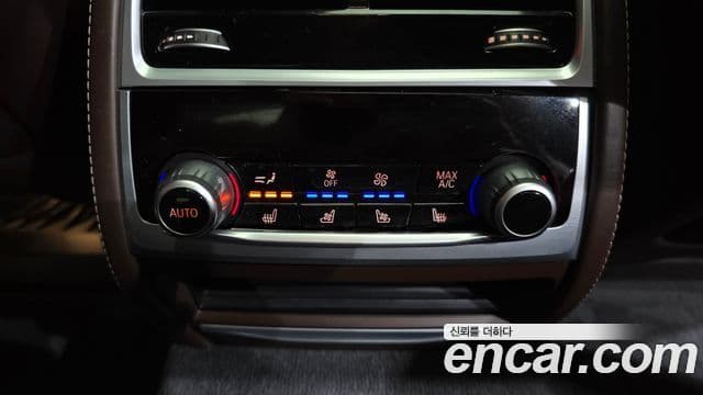 BMW 7 Series 2019 — Photo 8/20