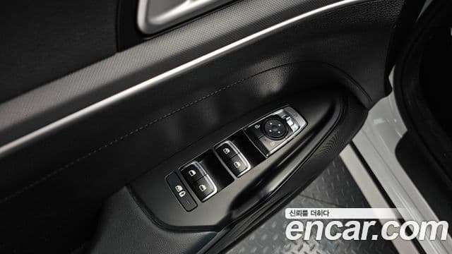 Kia K5 2020 — Photo 12/20