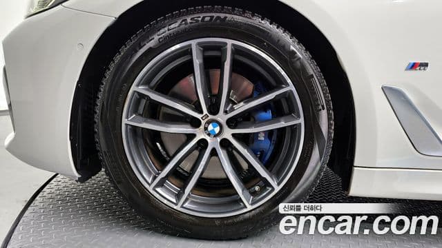 BMW 5 Series 2021 — Photo 2/20