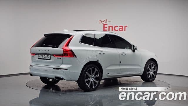 Volvo XC60 2018 — Фото 2/20