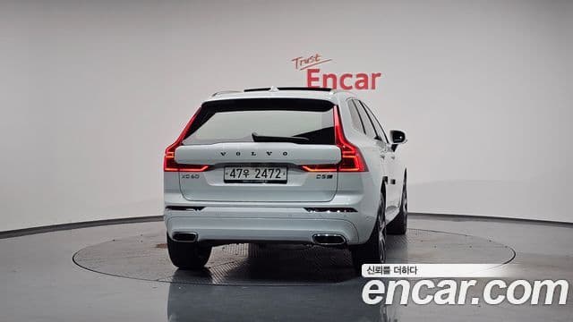 Volvo XC60 2018 — Фото 4/20