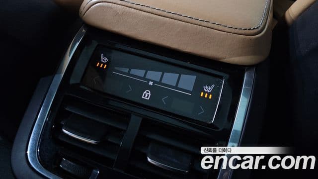 Volvo XC60 2018 — Фото 19/20