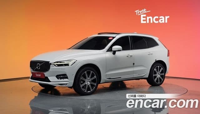 Volvo XC60 2018 — Фото 1/20
