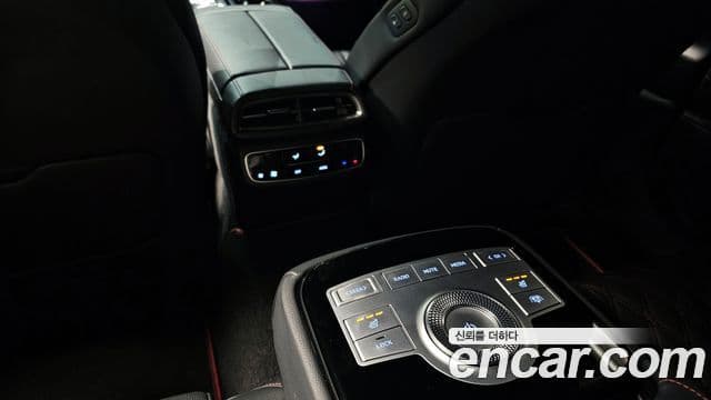 Genesis Electrified G80 2022 — ფოტო 18/20