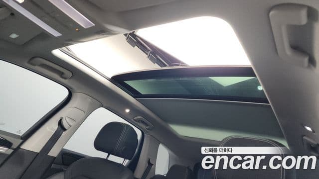 Volkswagen Touareg 2023 — ფოტო 19/20