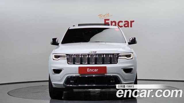 Jeep Grand Cherokee 2019 — Фото 3/20