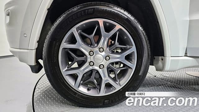 Jeep Grand Cherokee 2019 — Şəkil 5/20