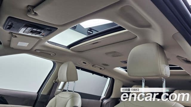 Kia Carnival 2023 — Şəkil 19/20