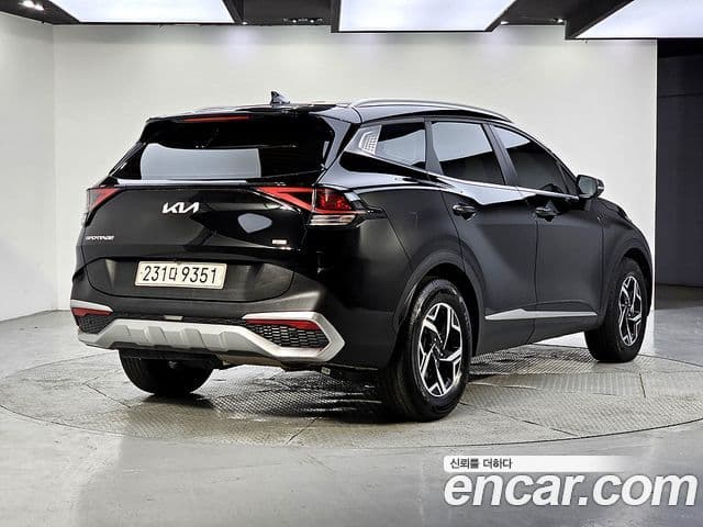 Kia Sportage 2022 — Фото 1/20