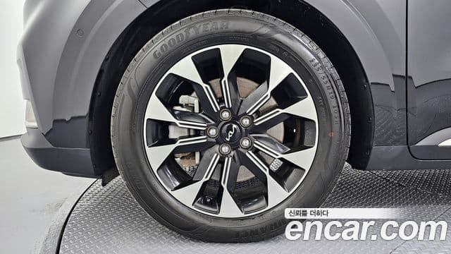 Kia Carnival 2023 — фото 5 из 20