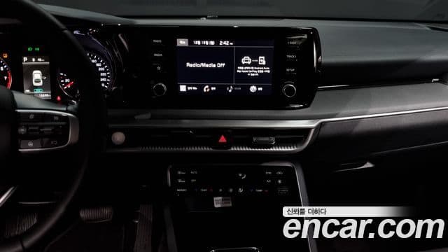 Kia K5 2023 — Şəkil 14/20