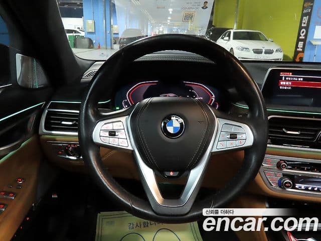 BMW 7 Series 2022 — ფოტო 11/20