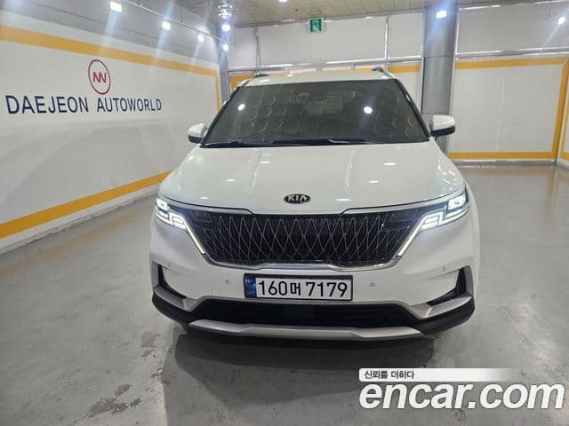 Kia Carnival 2021 — ფოტო 10/16