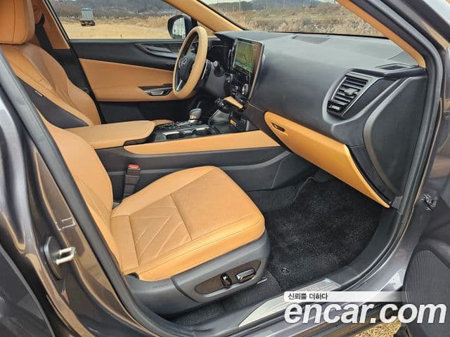 Lexus NX450h+ 2023 — ფოტო 4/20