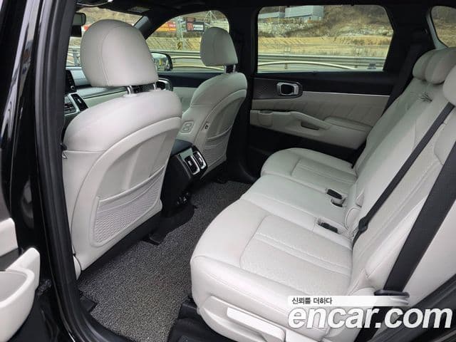 Kia Sorento 2021 — ფოტო 14/20