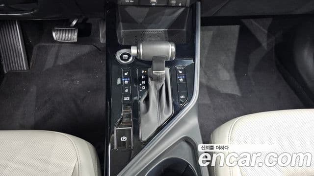 Kia Niro 2022 — Şəkil 9/20