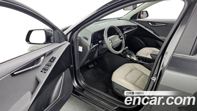 Kia Niro 2022 — Şəkil 10/20